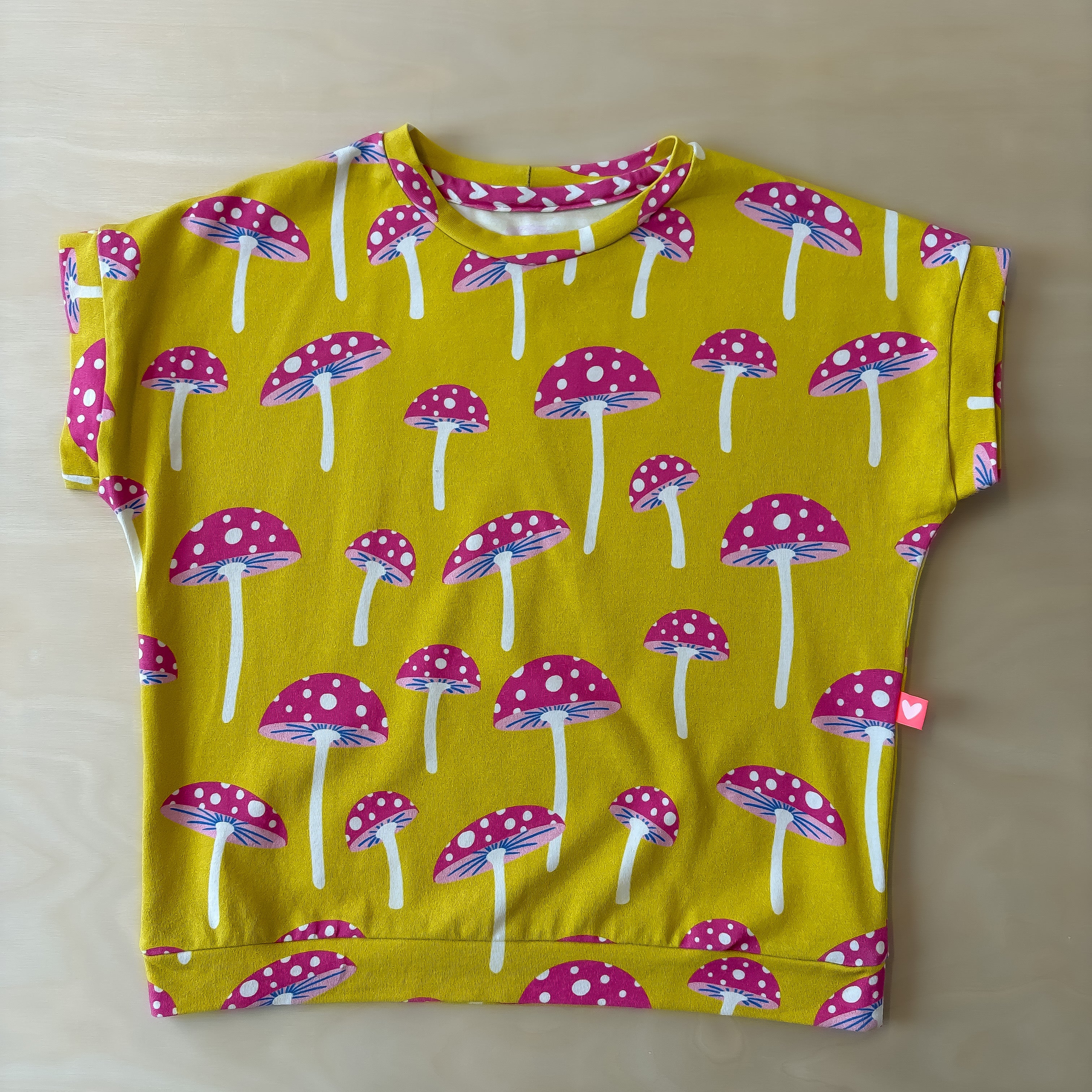 Handmade Kinder-Shirt – Größe 128