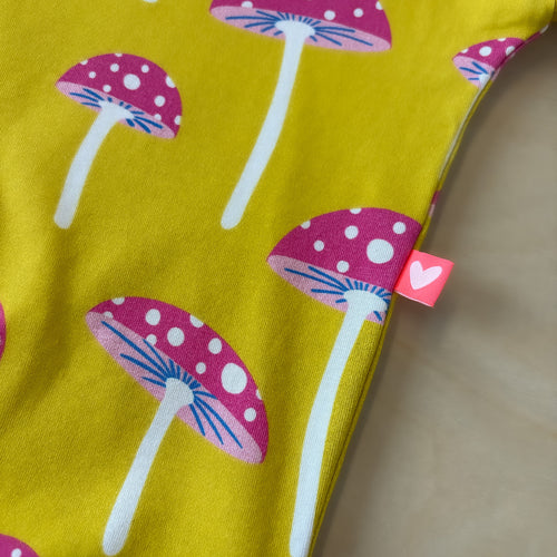 Handmade Kinder-Shirt – Größe 128